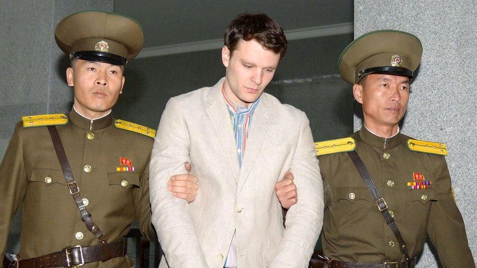 كوريا الشمالية تطلق سراح الطالب الأمريكي أوتو وارمبير