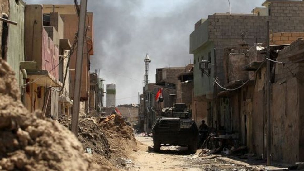 مقتل صحفي فرنسي وآخر عراقي في انفجار لغم بالموصل