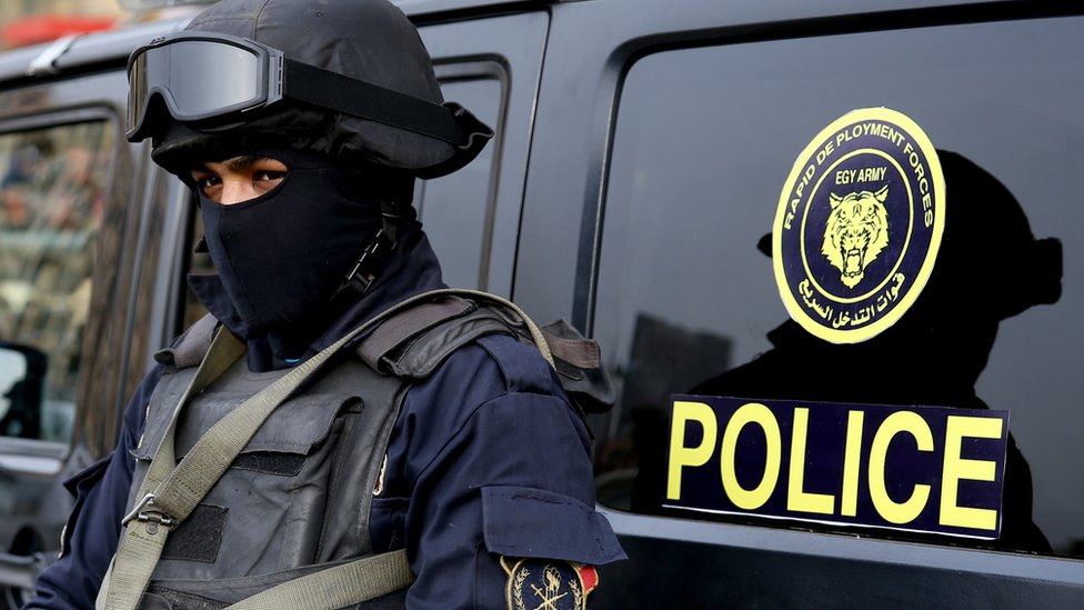 مقتل 4 رجال شرطة وإصابة آخرين في هجومين بمدينة العريش