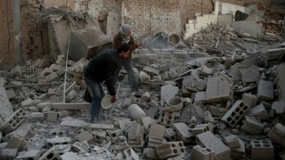 المرصد السوري: مقتل 8 مدنيين في غارات جوية على الغوطة الشرقية