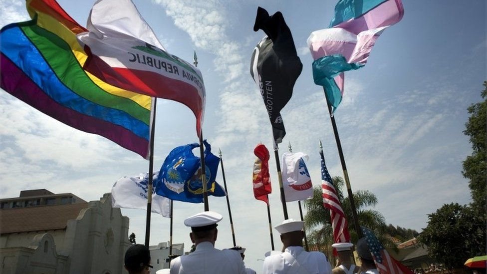 ترامب: لا يجوز للمتحولين جنسيا أن يخدموا في الجيش الأمريكي
