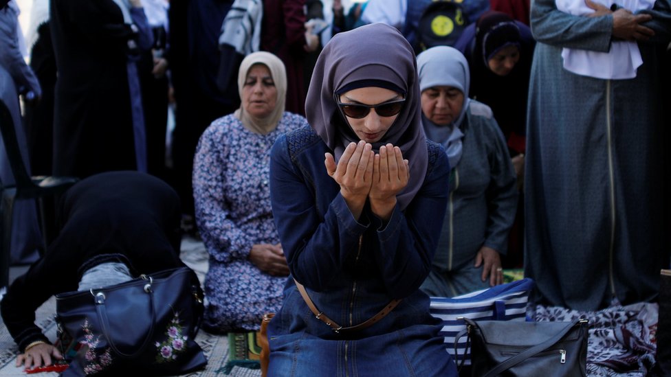 استئناف الصلاة في المسجد الأقصى بعد إلغاء إسرائيل الإجراءات الأمنية المستحدثة