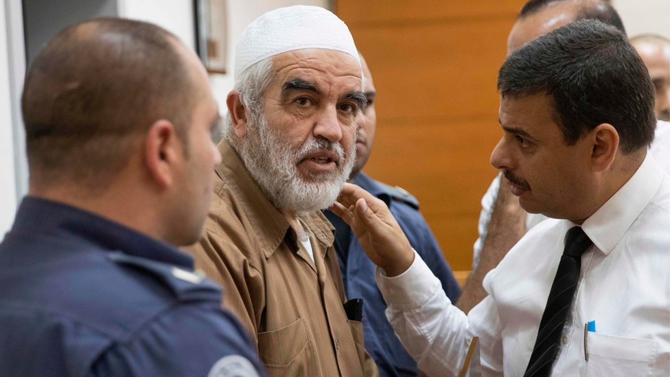 الشرطة الإسرائيلية تقبض على الشيخ رائد صلاح وتحقق معه 