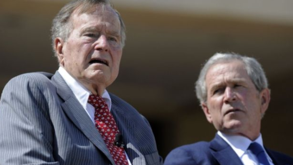 الرئيسان السابقان بوش الإبن والأب يعلقان على تصريحات ترامب بشأن شارلوتسفيل