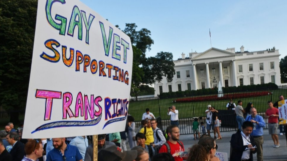 دعوى قضائية ضد إدارة ترامب بشأن حظر خدمة المتحولين جنسيا في الجيش