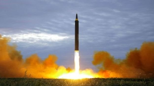 وزعت وكالة الأنباء الكورية الشمالية تلك الصورة وزعمت أنها لعملية إطلاق الصاروخ الأخير