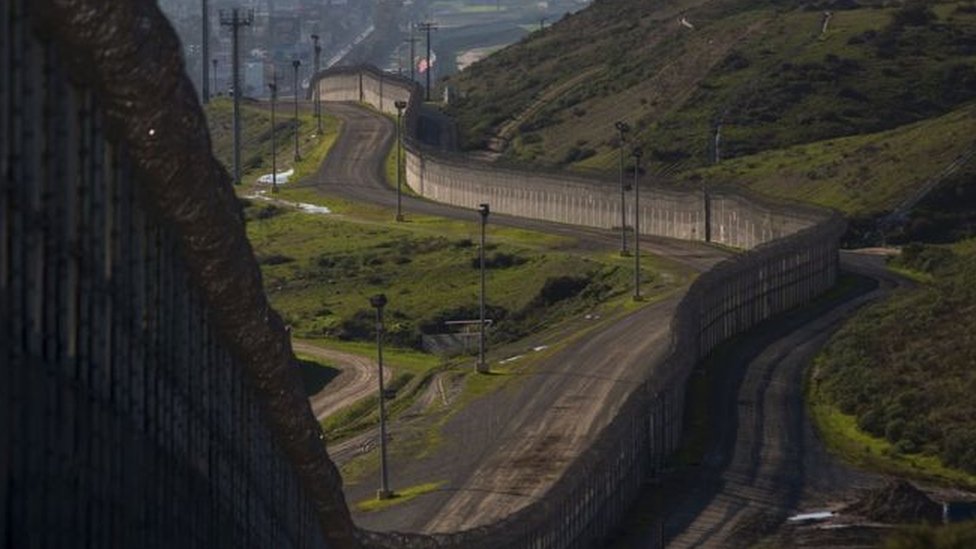الشركات الأمريكية ستجهز النماذج الأولية من الجدار الخرساني الذي تعهد به ترامب على حدود المكسيك