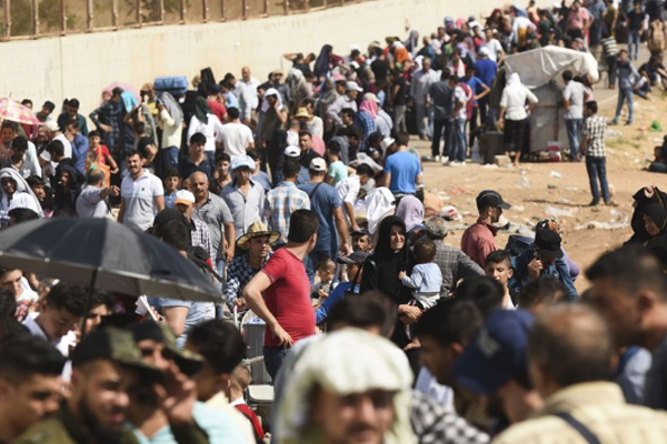 صانداي تايمز: لاجئات سوريات يصبحن زوجات مؤقتات وبمهور زهيدة