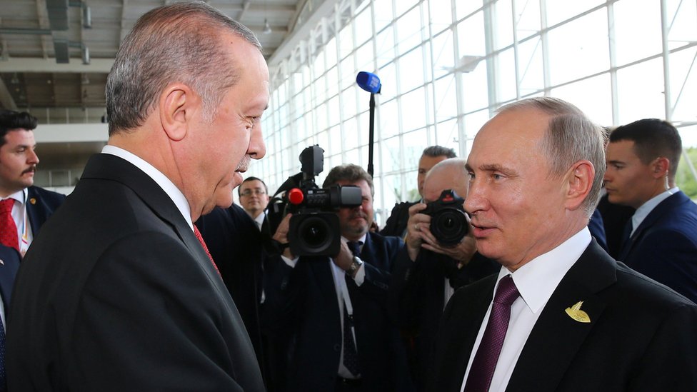 (أرشيف) من المتوقع أن تشمل المحادثات بين بوتين وأردوغان صفقة أسلحة مهمة بين أنقرة وموسكو.