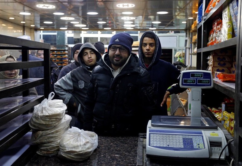 الحكومة الأردنية تضاعف أسعار الخبز