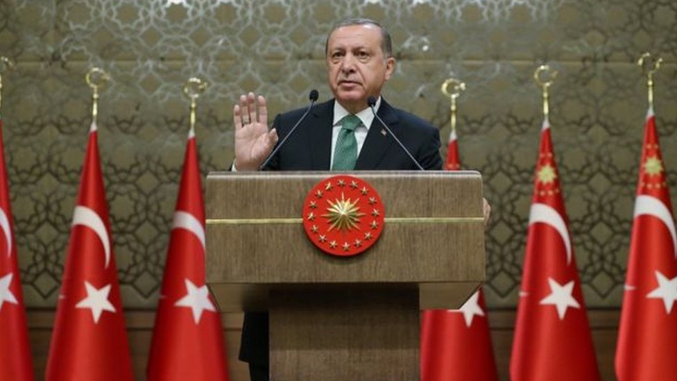 اردوغان يحاول التوفيق بين الجمهورية والسلطنة العثمانية