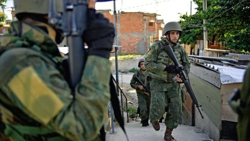الجيش البرازيلي يتولى مهام حفظ الأمن في شوارع ريو دي جانيرو
