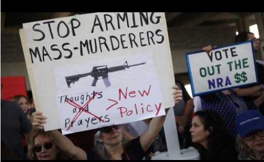 بعد مذبحة المدرسة الأمريكية، مسيرة في واشنطن ضد فوضى السلاح