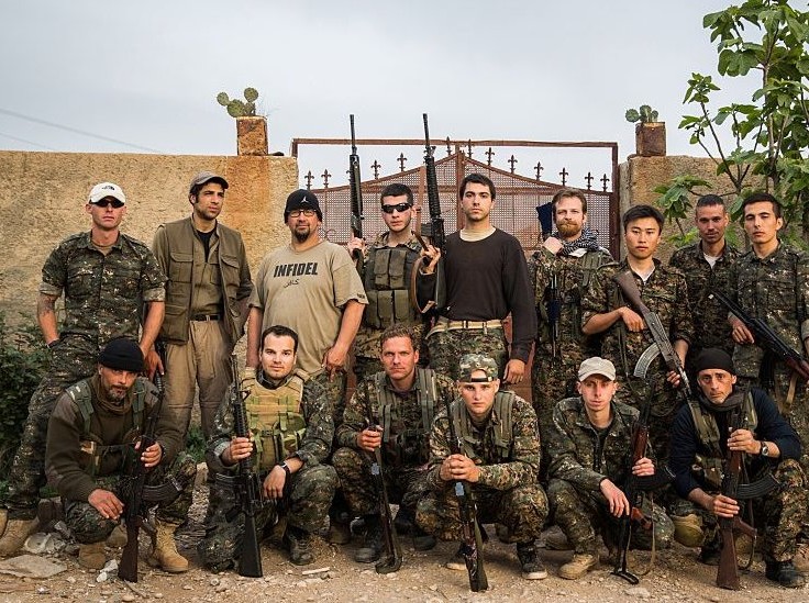 لماذا يلتحق الأجانب بصفوف المقاتلين الأكراد في سوريا؟