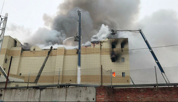 37 قتيلا في حريق ضخمن بمركز تجاري في روسيا