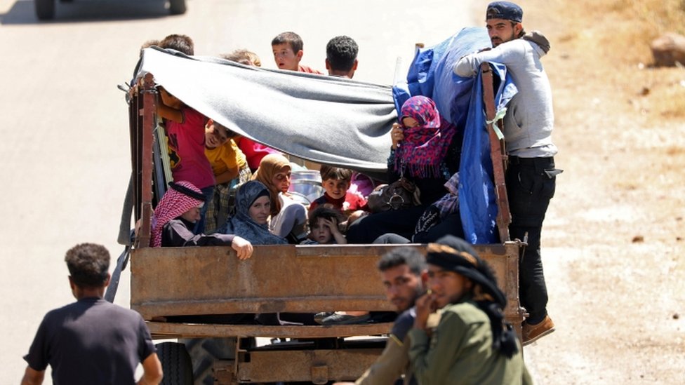 عشرات الآلاف من المدنيين نزحوا باتجاه الحدود مع الأردن وهضبة الجولان السورية المحتلة إسرائيليا