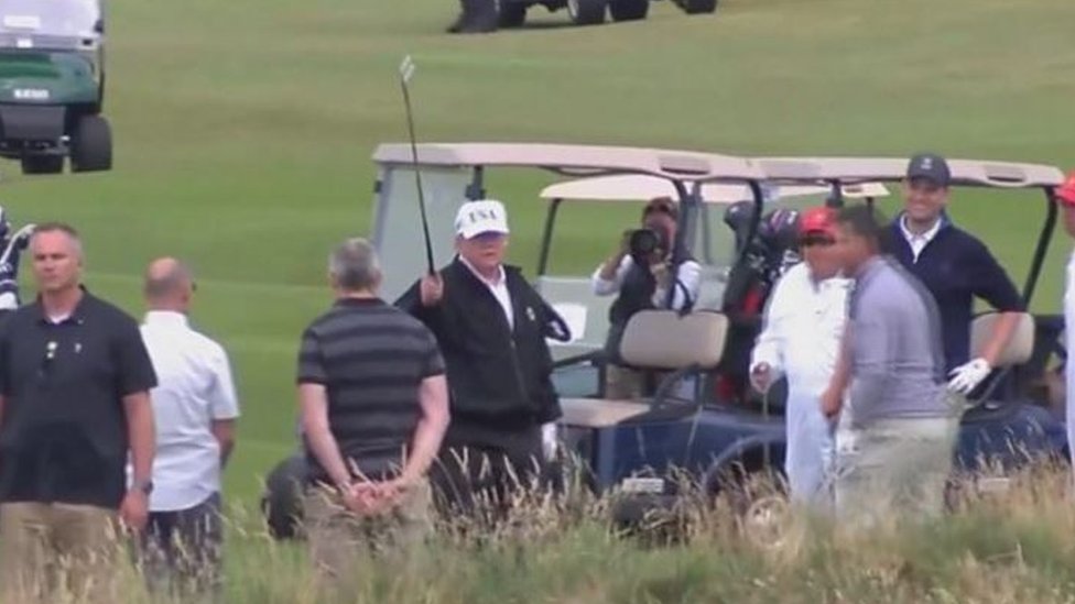 زيارة ترامب لبريطانيا: احتجاجات حاشد ضد الرئيس الأمريكي أثناء لعب الغولف باسكتلندا