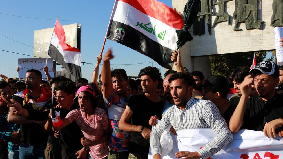 متظاهرون عراقيون في بغداد