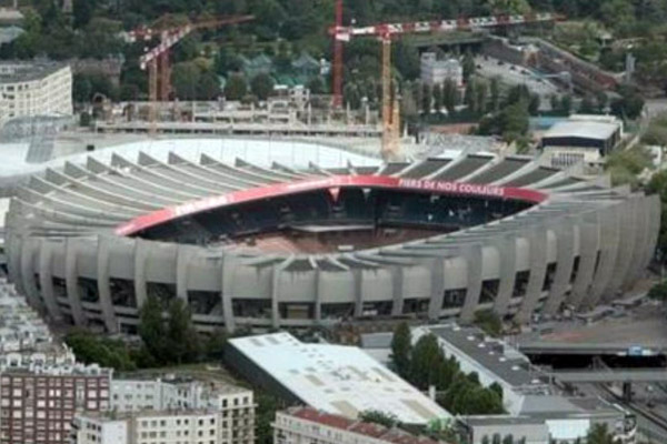 مناطق حظر للطيران ستُعلن فوق الملاعب التي ستستضيف البطولة في فرنسا، مثل ملعب بارك دي برانس في باريس