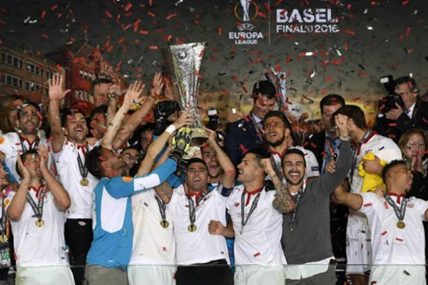 فريق إشبيلية الإسباني احرز لقب الدوري الأوروبي لكرة القدم للمرة الثالثة على التوالي