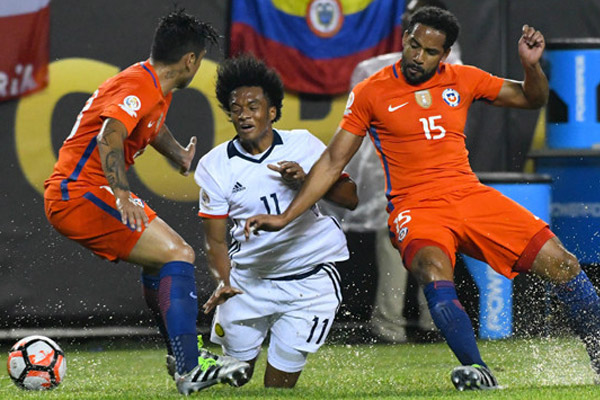 جانب من المباراة بين المنتخبين