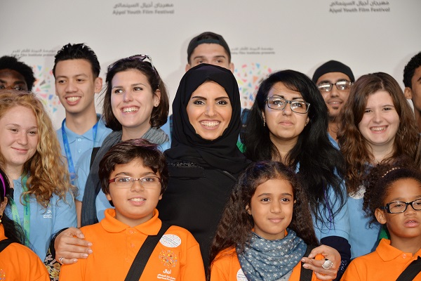 الاطفال والكبار يشاركون في المهرجان