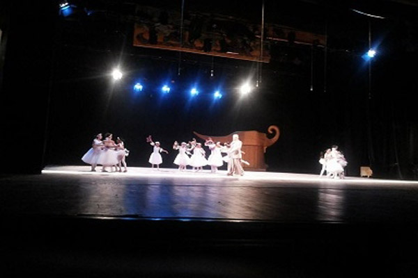 شهد الختام تكريم العديد من الشخصيات العربية نظير خدماتهم في الثقافة العربية