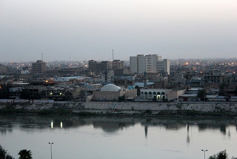 بغداد، الرصافة، المركز. فجراً.
