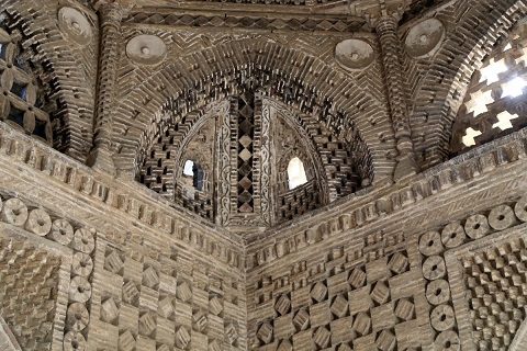 مشهد اسماعيل الساماني (892 -907)، بخارى. تفصيل في الفضاء الداخلي 