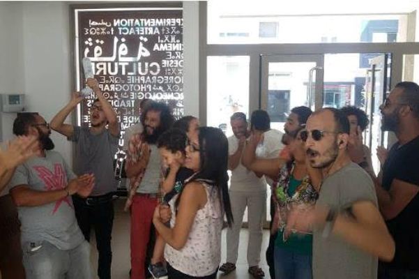 فنانون مغاربة ينظمون وقفة احتجاجية بوزارة الثقافة والاتصال