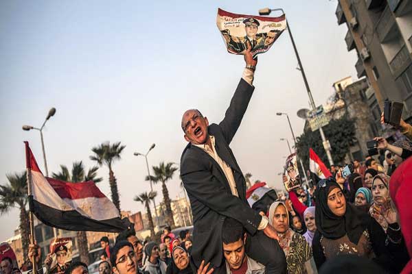 الجيش من استعاد مصر من براثن الإسلاميين بعد الثورة وليس الليبراليين