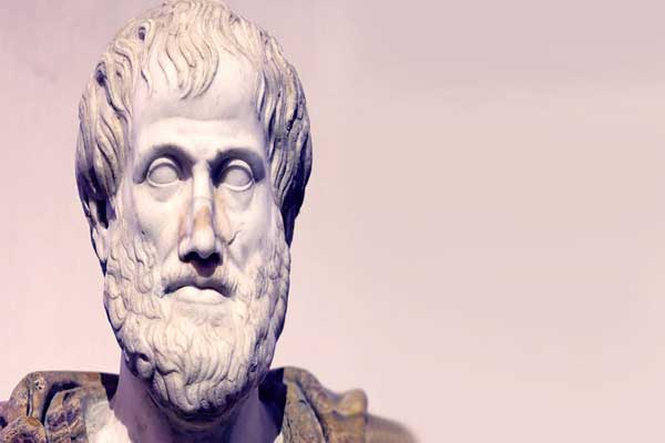 أرسطو يمكن أن يساعد على اتخاذ قرارات مسؤولة ومراجعة الذات لبناء حياة هانئة