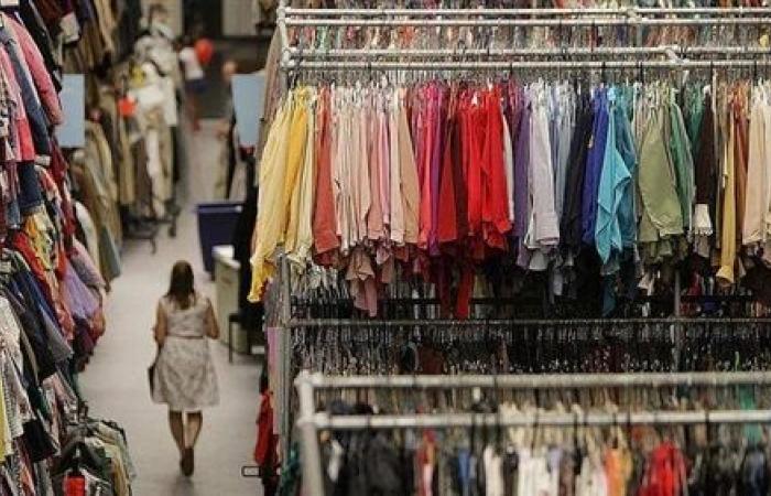 سنغافورة مركز الاستهلاك تخوض تجربة مقايضة الملابس المستعملة