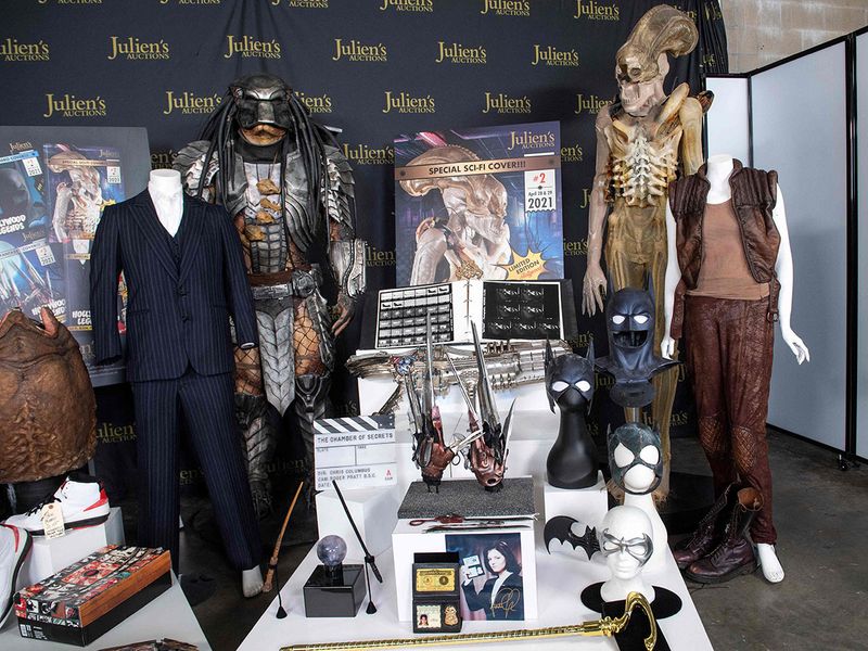 800 قطعة ترمز إلى أهم أفلام هوليوود للبيع في دار "جوليان" للمزادات