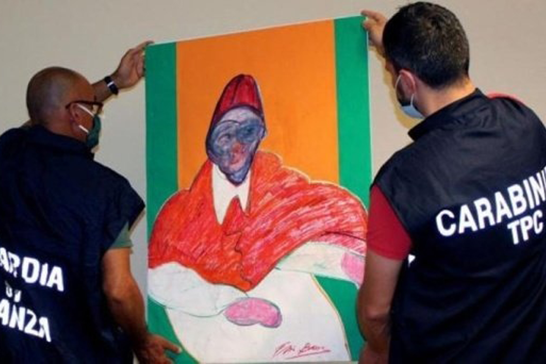 إيطاليا تصادر 500 لوحة مزيفة للرسام البريطاني فرنسيس بيكون