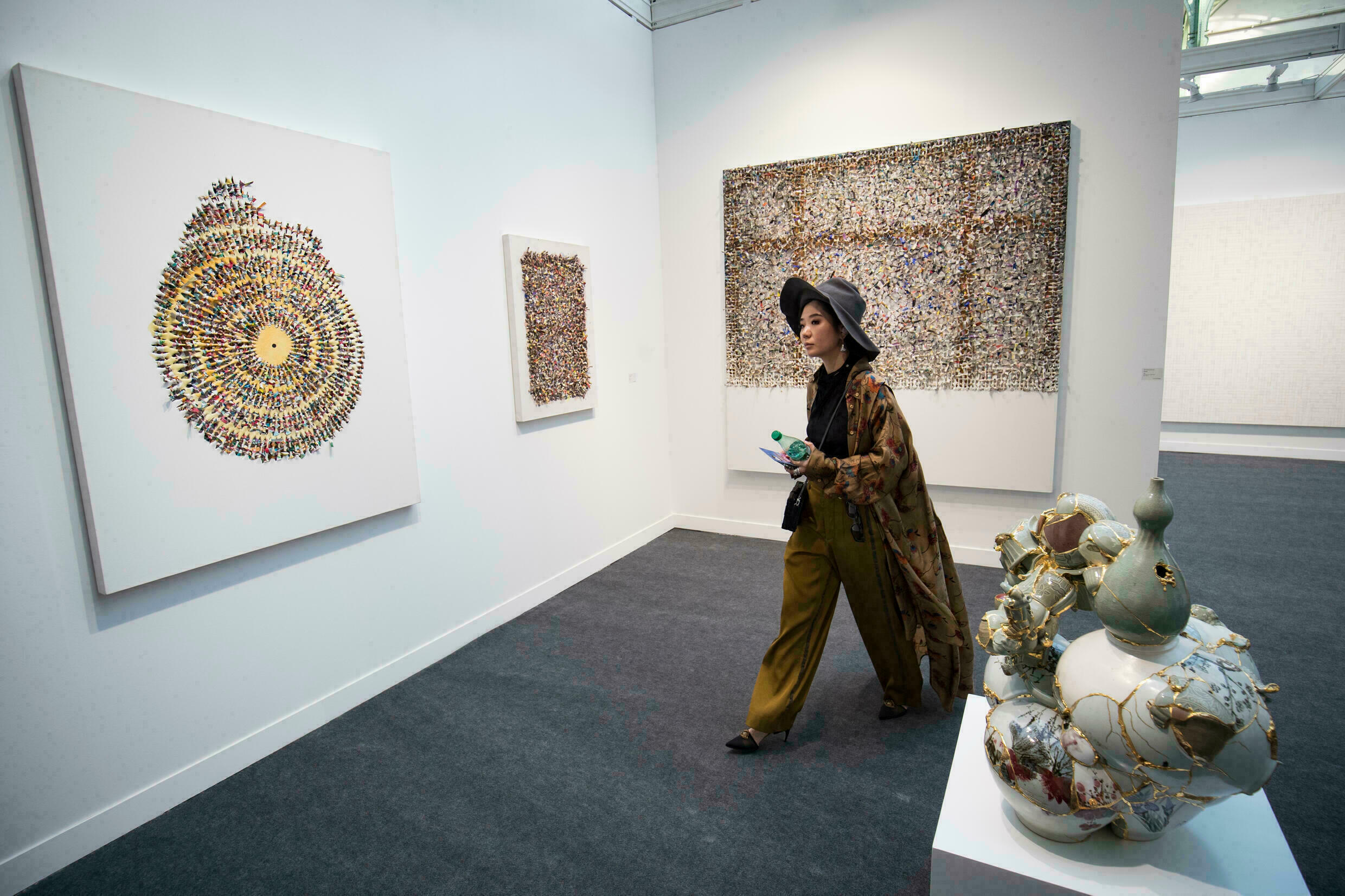 معرض في باريس لفنانات إيران المعاصرات ولكن... في غيابهنّ