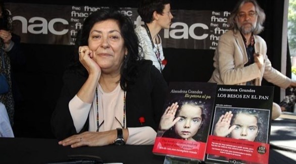 وفاة الكاتبة والصحافية الإسبانية ألمودينا غرانديز