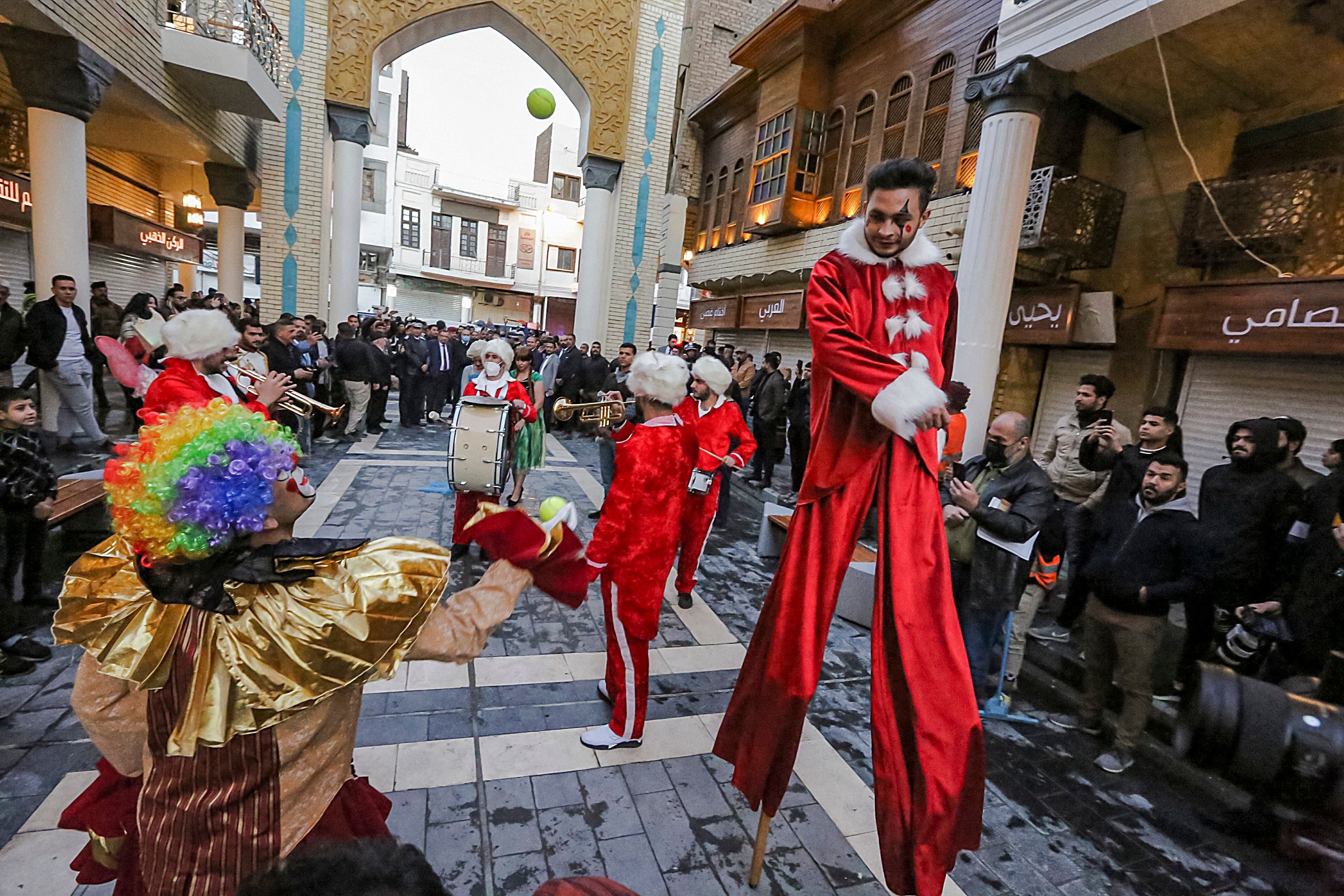 شارع المتنبي في بغداد يفتتح بحلّة جديدة