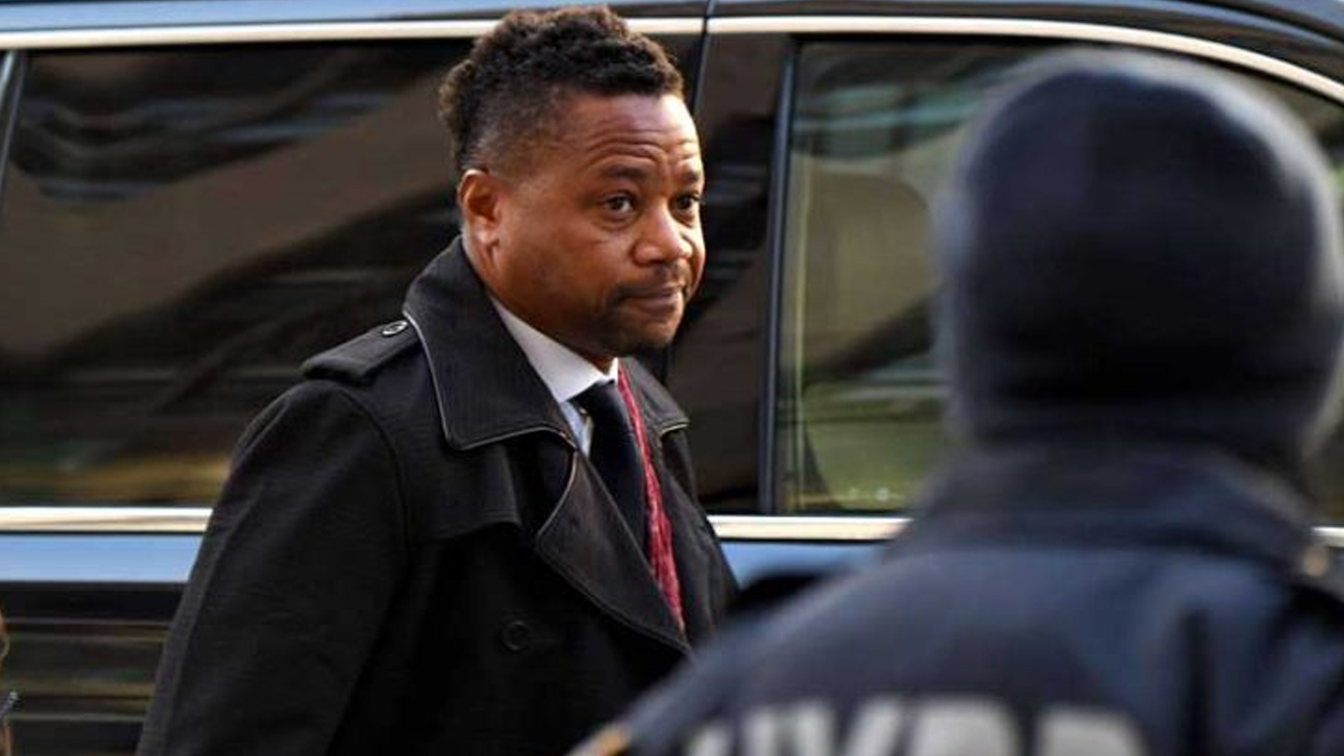 الممثل كوبا غودينغ جونيور يعترف بتقبيله نادلة رغماً عنها