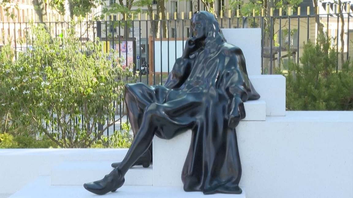 تدشين منحوتة لموليير أمام قصر فرساي