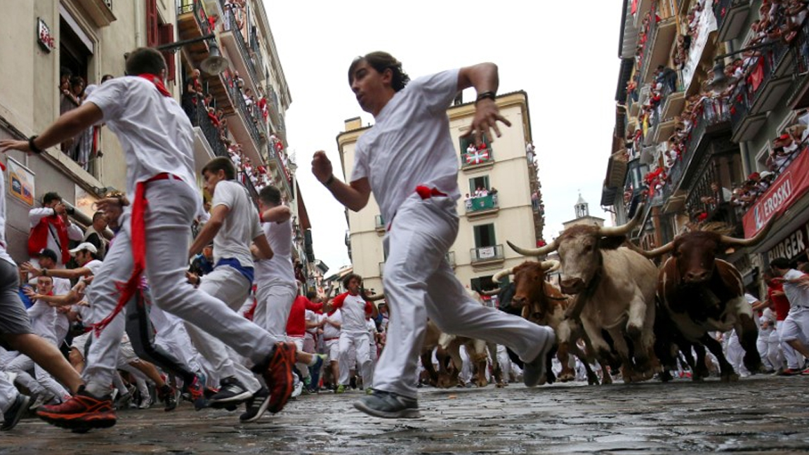 عودة احتفالات سان فيرمين في بامبلونا الإسبانية بعد توقف عامين بسبب الجائحة