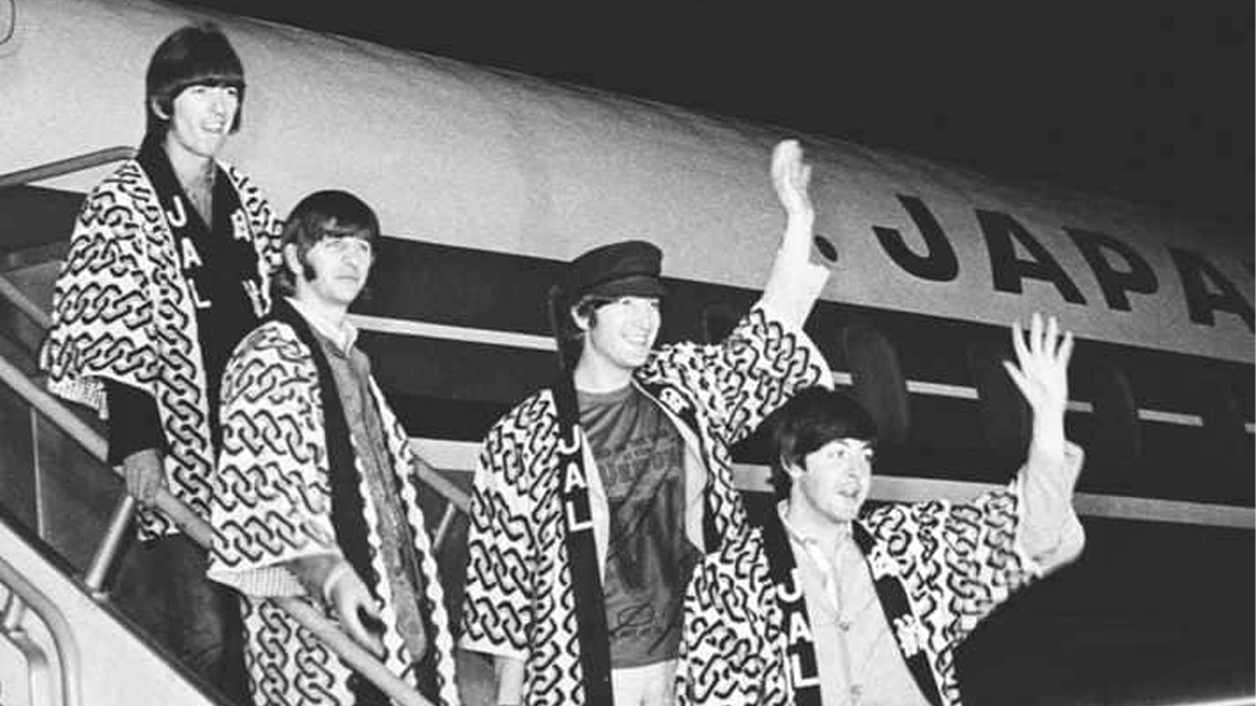 فيديو يضم مشاهد غير مسبوقة لفرقة بيتلز في اليابان يصبح مُتاحاً عبر يوتيوب