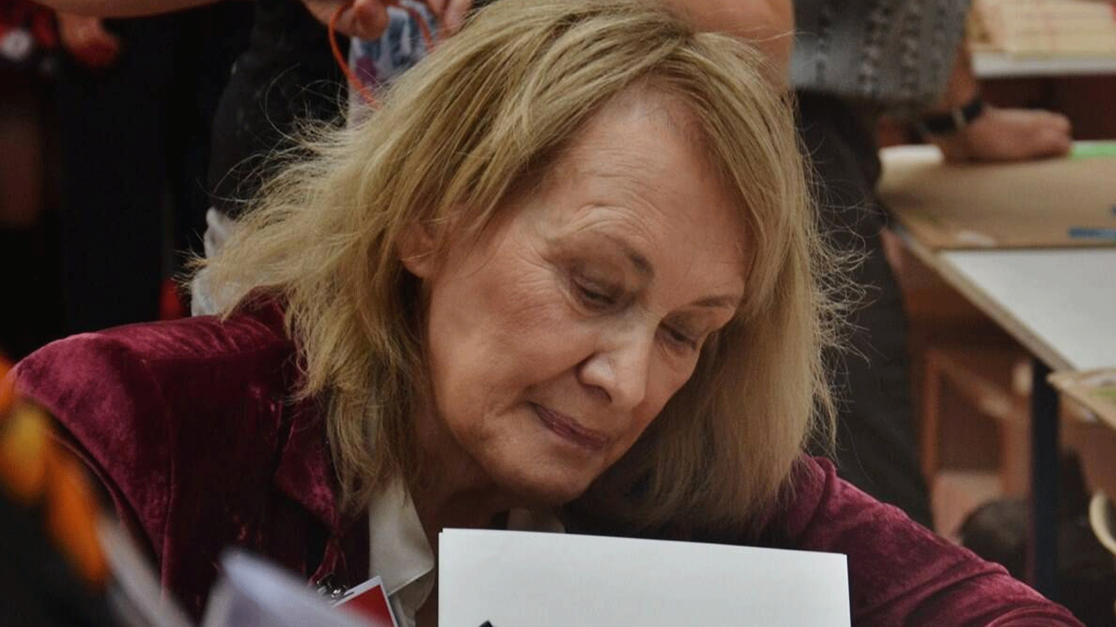 الروائية الفرنسية أنّي إرنو التي فازت الأسبوع الفائت بجائزة نوبل للآداب(تويتر)