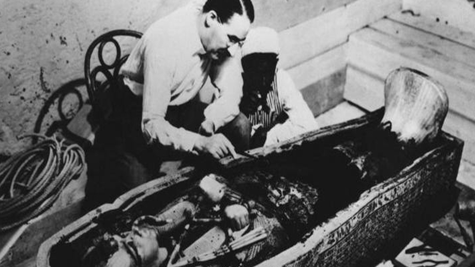 عالم الآثار البريطاني هوارد كارتر، أحد مكتشفي مقبرة توت عنخ آمون