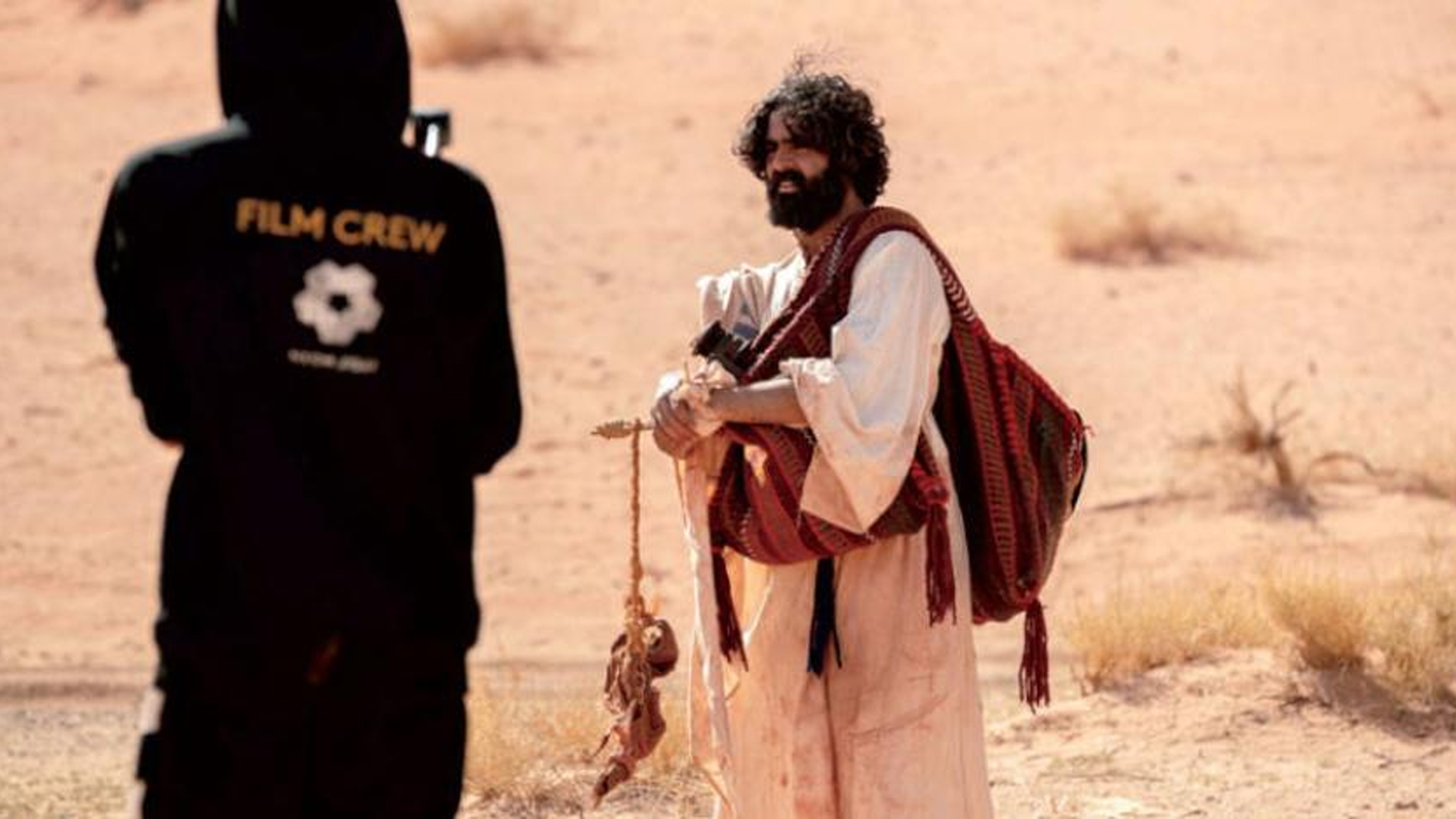 العرض الأول لـ بين الرمال أول فيلم سعودي جرى تصويره في مدينة نيوم