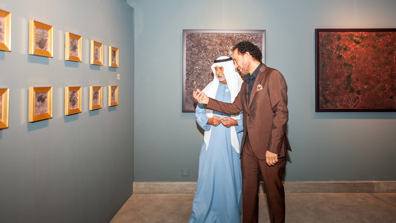 افتتح المعرض الشيخ نهيان بن مبارك آل نهيان وزير التسامح والتعايش في الإمارات