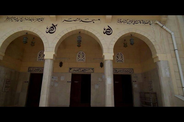 مسجد النصر في سيناء حيث وجدت أسفل منه أنفاق