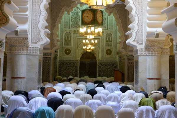 فاس تشهد أكبر حج عبر تلاوة القرآن وتنظيم ورش عمل