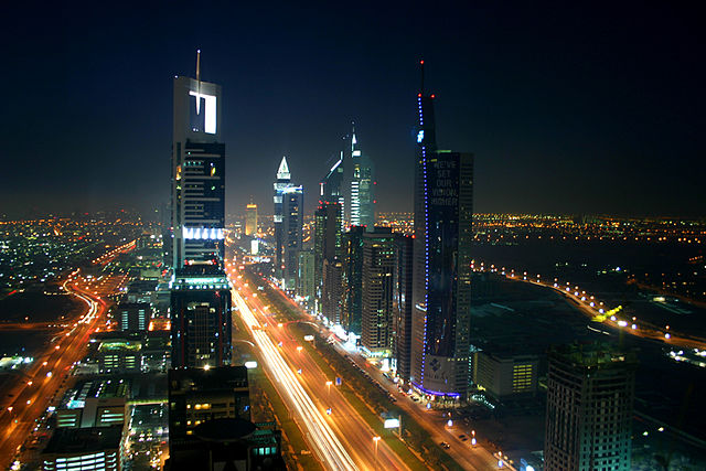 الإمارات تتقدم بثبات نحو تحقيق أهداف خططها التنموية