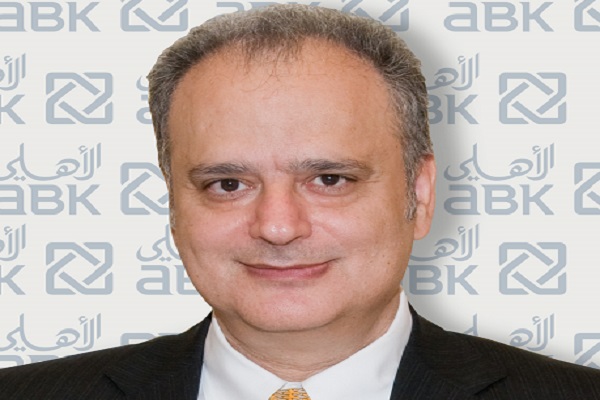 ميشيل العقاد، الرئيس التنفيذي للبنك الأهلي الكويتي